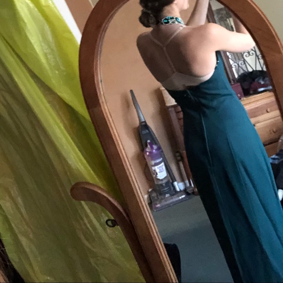 PROM/ FORMAL DARK GREEN DRESS HALTER NECK - Picture 4 of 7